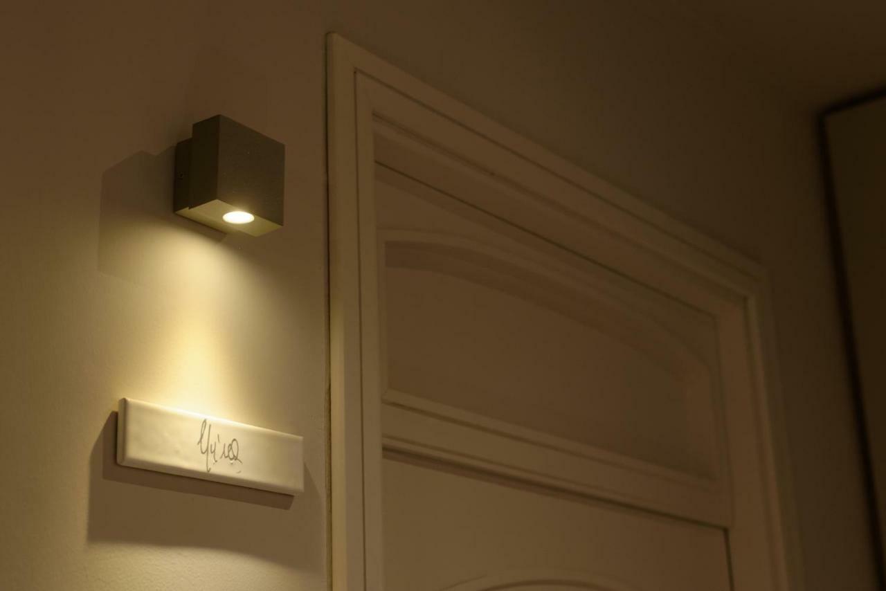 B&B Questa Casa Non E'Un Albergo Palermo Buitenkant foto