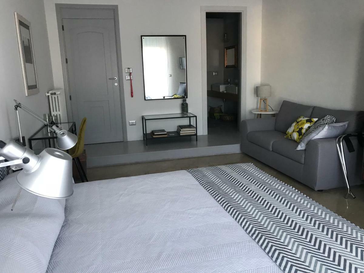 B&B Questa Casa Non E'Un Albergo Palermo Buitenkant foto