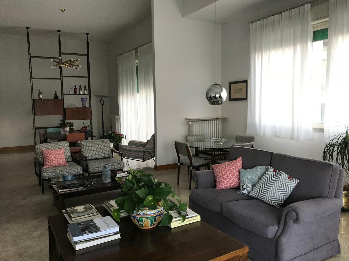 B&B Questa Casa Non E'Un Albergo Palermo Buitenkant foto