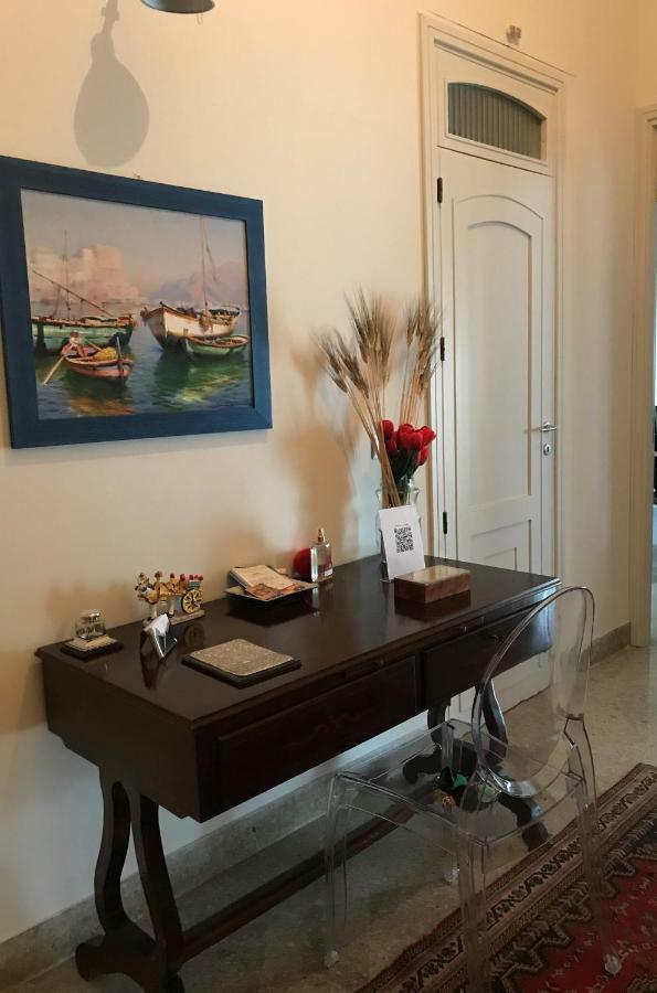 B&B Questa Casa Non E'Un Albergo Palermo Buitenkant foto